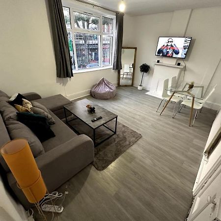Wonderful 2 Bedroom On Tower Bridge Лондон Екстериор снимка