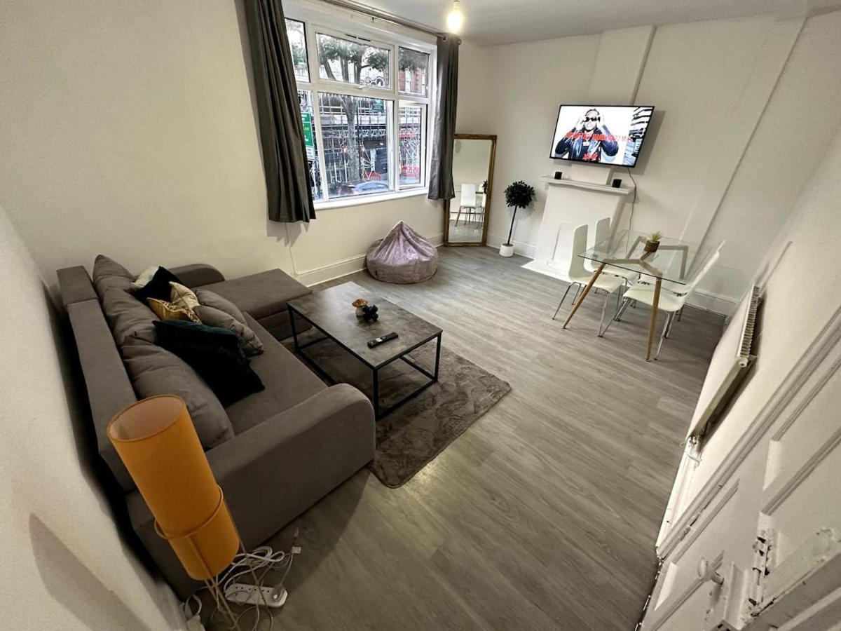 Wonderful 2 Bedroom On Tower Bridge Лондон Екстериор снимка