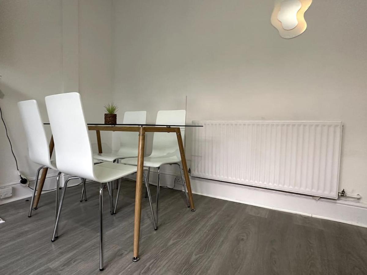 Wonderful 2 Bedroom On Tower Bridge Лондон Екстериор снимка